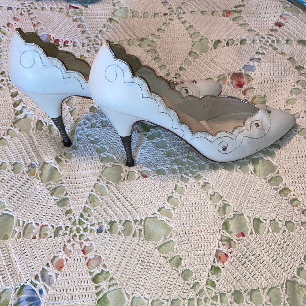 Vintage Beverly Feldman heels sz 8m